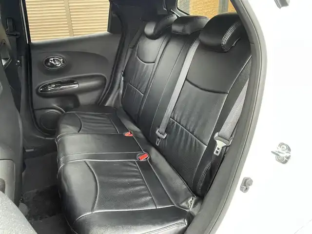 日産 ジューク ニスモ RS 千葉県 2015(平27)年 5.3万km ブリリアントホワイトパール 純正ディーラーナビ(AM/FM/BT/フルセグ/USB)/前方ドライブレコーダー/2WD⇔4WDの切り替え/セーフティーパック(盗難防止機能付き)/カロッチェリアウーハー付き/ビルトインETC/パドルシフト/横滑り防止機能/純正ニスモレカロセミバケットシート/tanabeタワーバー/オートライト/HIDヘッドライト/純正フロアマット/ウィンカーミラー/シガーソケット