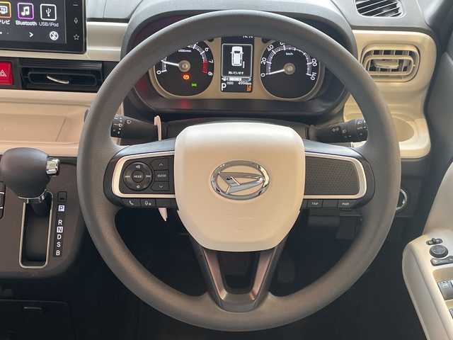 ダイハツ ムーヴ キャンバス ストライプス G 埼玉県 2023(令5)年 0.5万km シャイニングホワイトパール/サンドベージュメタリック スマートアシスト/純正9インチディスプレイオーディオ/　　BT/USB/CarPlay/バックカメラ/両側パワースライドドア/LEDオートライト/シートヒーター/コーナーセンサー/ステアリングスイッチ