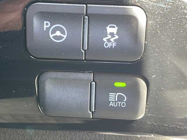 トヨタ プリウス Sセーフティプラス 長野県 2018(平30)年 6.3万km ホワイトパールクリスタルシャイン ４ＷＤ/トヨタセーフティセンス/純正メモリナビフルセグTV/バックカメラ/ETC/ドライブレコーダー/ホイール付き冬タイヤ積込/レーンキープアシスト/純正ＬＥＤヘッドライト