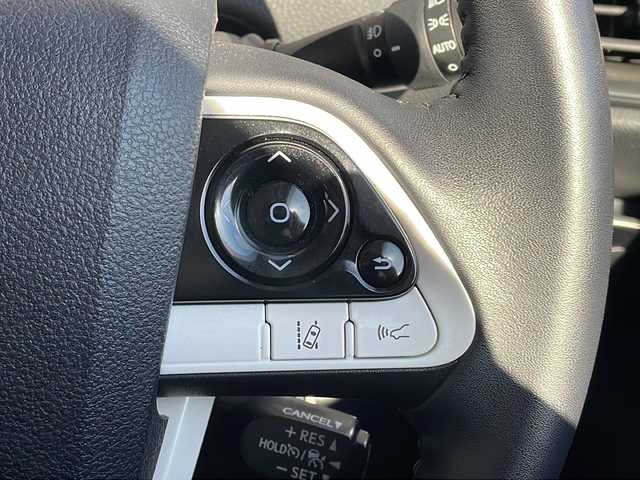 トヨタ プリウス Sセーフティプラス 長野県 2018(平30)年 6.3万km ホワイトパールクリスタルシャイン ４ＷＤ/トヨタセーフティセンス/純正メモリナビフルセグTV/バックカメラ/ETC/ドライブレコーダー/ホイール付き冬タイヤ積込/レーンキープアシスト/純正ＬＥＤヘッドライト