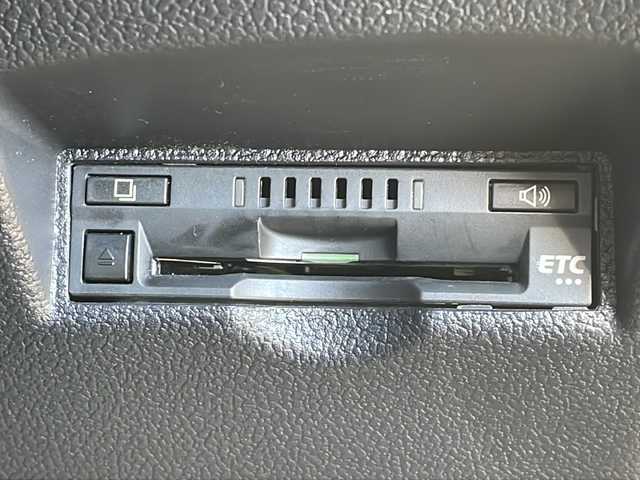 トヨタ プリウス Sセーフティプラス 長野県 2018(平30)年 6.3万km ホワイトパールクリスタルシャイン ４ＷＤ/トヨタセーフティセンス/純正メモリナビフルセグTV/バックカメラ/ETC/ドライブレコーダー/ホイール付き冬タイヤ積込/レーンキープアシスト/純正ＬＥＤヘッドライト