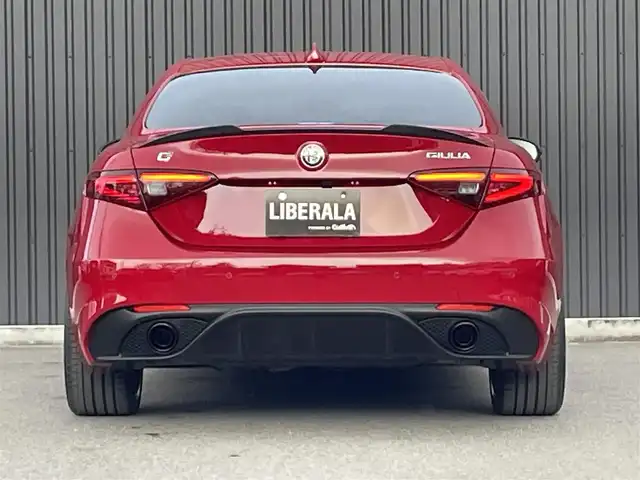 アルファロメオ ジュリア ヴェローチェ 福島県 2022(令4)年 0.2万km 赤 純正ナビ(BT/USB/AUX)/フルセグTV/バックカメラ/ステアリングスイッチ/ステアリングヒーター/黒レザーシート/パワーシート/シートヒーター/ワイアレスチャージャー/純正19AW/純正フロアマット/保証書/取扱説明書/スペアキー