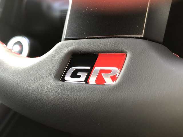 トヨタ ＧＲ８６ RZ 福島県 2023(令5)年 0.4万km 赤 ワンオーナー/６速マニュアル/純正９インチナビ/【フルセグ/CD/DVD/Bluetooth/SD/ラジオ】/ハーフレザーシート/シートヒーター/ETC/オートLEDヘッドライト/フォグランプ/クルーズコントロール/前後ドライブレコーダー/プッシュスタート/ステアリングスイッチ/電動格納ミラー/純正フロアマット/新車時保証書/取扱説明書/スペアキー有