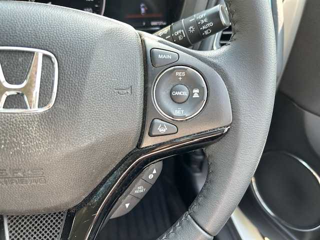 ホンダ ヴェゼル X ホンダセンシング 東京都 2020(令2)年 8.9万km プラチナホワイトパール ワンオーナー/ホンダセンシング/・CMBS/・アダプティブクルーズコントロール/・LKAS/・路外逸脱抑制機能/・誤発進抑制機能/・先行者発進お知らせ機能/純正メモリーナビ、TV/バックカメラ/アイドリングストップ/衝突軽減ブレーキ/ビルトインETC/レーンキープアシスト/パーキングアシスト/SRSエアバック/USB入力端子/スペアキーあり（１本）/保証書/取扱説明書