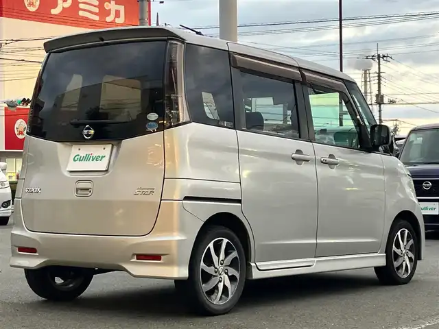 日産 ルークス ハイウェイスター ターボ 静岡県 2011(平23)年 10.6万km シルキーシルバーメタリック エンジンスタートボタン/パワーウィンドウ/パワーステアリング/ターボ/スマートキー/オートエアコン/ETC/CD/CDチェンジャー/ドライブレコーダー/ベンチシート/純正フロアマット/両側パワースライドドア/純正アルミホイール/ABS/盗難防止装置/オートライト/Wエアバック