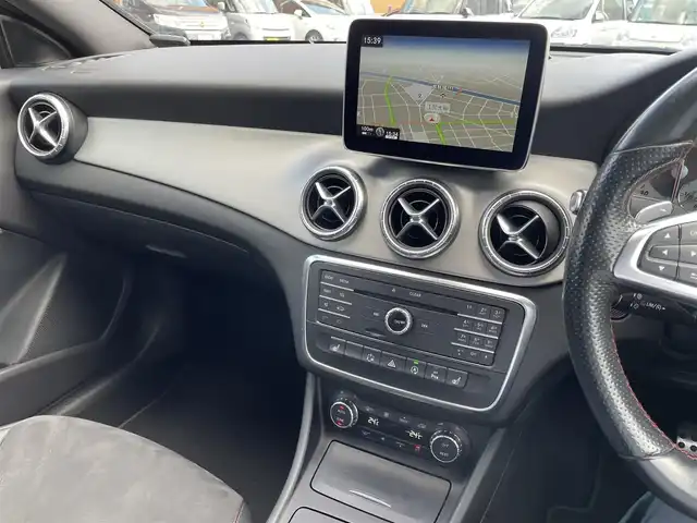 メルセデス・ベンツ ＣＬＡ２５０ 静岡県 2016(平28)年 9.7万km コスモスブラック AMGライン/ワンオーナー/純正HDDナビ・フルセグTV/DVD/CD/SD/Bluetooth/純正18インチアルミホイール/バックカメラ/クルーズコントロール/ハーフレザーシート/前席パワーシート/シートヒーター/HIDライト/スマートキー/プッシュスタート/新車時保証書/取扱説明書