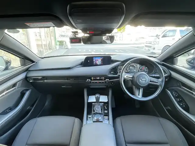 マツダ マツダ３ファストバック 20S プロアクティブ ツーリングS 愛知県 2021(令3)年 2.6万km ジェットブラックマイカ /禁煙車//ワンオーナー//純正ナビ//バックカメラ//フルセグTV・Bluetooth・CD・DVD//ETC//前後ドライブレコーダー【ZDR 025】//ファブリックシート//運転席パワーシート//シートヒーター//ハンドルヒーター//パドルシフト//ヘッドアップディスプレイ//LEDヘッドランプ//オートライト//オートハイビーム//電動格納式ウインカーミラー//クルーズコントロール//横滑り防止装置//スマートブレーキサポート(前進時・後進時)//前後側方接近車両検知//車線逸脱警報//ブラインドスポットモニタリング//レーンキープアシストシステム//前後ドライブレコーダー//トノカバー//イモビライザー//プッシュスタート//スペアキー//新車保証書//取扱説明書