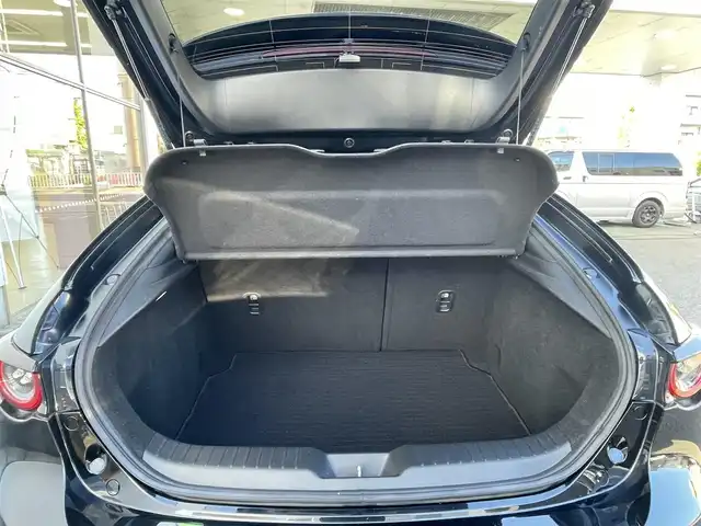 マツダ マツダ３ファストバック 20S プロアクティブ ツーリングS 愛知県 2021(令3)年 2.6万km ジェットブラックマイカ /禁煙車//ワンオーナー//純正ナビ//バックカメラ//フルセグTV・Bluetooth・CD・DVD//ETC//前後ドライブレコーダー【ZDR 025】//ファブリックシート//運転席パワーシート//シートヒーター//ハンドルヒーター//パドルシフト//ヘッドアップディスプレイ//LEDヘッドランプ//オートライト//オートハイビーム//電動格納式ウインカーミラー//クルーズコントロール//横滑り防止装置//スマートブレーキサポート(前進時・後進時)//前後側方接近車両検知//車線逸脱警報//ブラインドスポットモニタリング//レーンキープアシストシステム//前後ドライブレコーダー//トノカバー//イモビライザー//プッシュスタート//スペアキー//新車保証書//取扱説明書