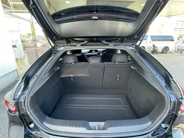 マツダ マツダ３ファストバック 20S プロアクティブ ツーリングS 愛知県 2021(令3)年 2.6万km ジェットブラックマイカ /禁煙車//ワンオーナー//純正ナビ//バックカメラ//フルセグTV・Bluetooth・CD・DVD//ETC//前後ドライブレコーダー【ZDR 025】//ファブリックシート//運転席パワーシート//シートヒーター//ハンドルヒーター//パドルシフト//ヘッドアップディスプレイ//LEDヘッドランプ//オートライト//オートハイビーム//電動格納式ウインカーミラー//クルーズコントロール//横滑り防止装置//スマートブレーキサポート(前進時・後進時)//前後側方接近車両検知//車線逸脱警報//ブラインドスポットモニタリング//レーンキープアシストシステム//前後ドライブレコーダー//トノカバー//イモビライザー//プッシュスタート//スペアキー//新車保証書//取扱説明書