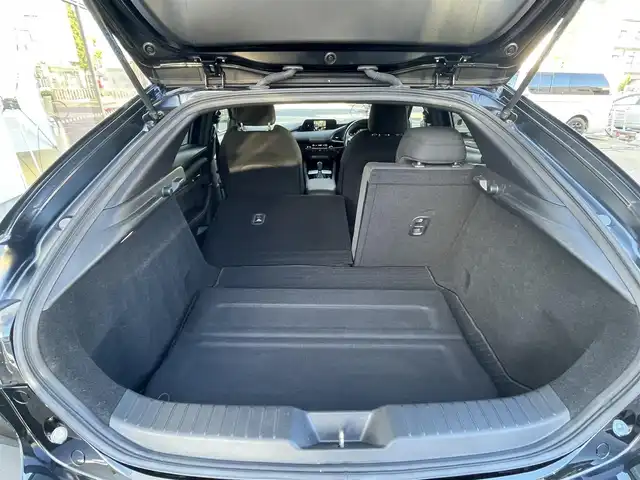 マツダ マツダ３ファストバック 20S プロアクティブ ツーリングS 愛知県 2021(令3)年 2.6万km ジェットブラックマイカ /禁煙車//ワンオーナー//純正ナビ//バックカメラ//フルセグTV・Bluetooth・CD・DVD//ETC//前後ドライブレコーダー【ZDR 025】//ファブリックシート//運転席パワーシート//シートヒーター//ハンドルヒーター//パドルシフト//ヘッドアップディスプレイ//LEDヘッドランプ//オートライト//オートハイビーム//電動格納式ウインカーミラー//クルーズコントロール//横滑り防止装置//スマートブレーキサポート(前進時・後進時)//前後側方接近車両検知//車線逸脱警報//ブラインドスポットモニタリング//レーンキープアシストシステム//前後ドライブレコーダー//トノカバー//イモビライザー//プッシュスタート//スペアキー//新車保証書//取扱説明書