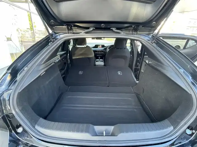 マツダ マツダ３ファストバック 20S プロアクティブ ツーリングS 愛知県 2021(令3)年 2.6万km ジェットブラックマイカ /禁煙車//ワンオーナー//純正ナビ//バックカメラ//フルセグTV・Bluetooth・CD・DVD//ETC//前後ドライブレコーダー【ZDR 025】//ファブリックシート//運転席パワーシート//シートヒーター//ハンドルヒーター//パドルシフト//ヘッドアップディスプレイ//LEDヘッドランプ//オートライト//オートハイビーム//電動格納式ウインカーミラー//クルーズコントロール//横滑り防止装置//スマートブレーキサポート(前進時・後進時)//前後側方接近車両検知//車線逸脱警報//ブラインドスポットモニタリング//レーンキープアシストシステム//前後ドライブレコーダー//トノカバー//イモビライザー//プッシュスタート//スペアキー//新車保証書//取扱説明書