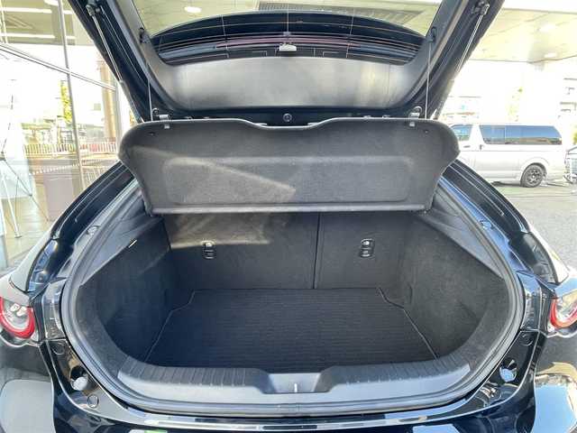 マツダ マツダ３ファストバック 20S プロアクティブ ツーリングS 愛知県 2021(令3)年 2.6万km ジェットブラックマイカ /禁煙車//ワンオーナー//純正ナビ//バックカメラ//フルセグTV・Bluetooth・CD・DVD//ETC//前後ドライブレコーダー【ZDR 025】//ファブリックシート//運転席パワーシート//シートヒーター//ハンドルヒーター//パドルシフト//ヘッドアップディスプレイ//LEDヘッドランプ//オートライト//オートハイビーム//電動格納式ウインカーミラー//クルーズコントロール//横滑り防止装置//スマートブレーキサポート(前進時・後進時)//前後側方接近車両検知//車線逸脱警報//ブラインドスポットモニタリング//レーンキープアシストシステム//前後ドライブレコーダー//トノカバー//イモビライザー//プッシュスタート//スペアキー//新車保証書//取扱説明書