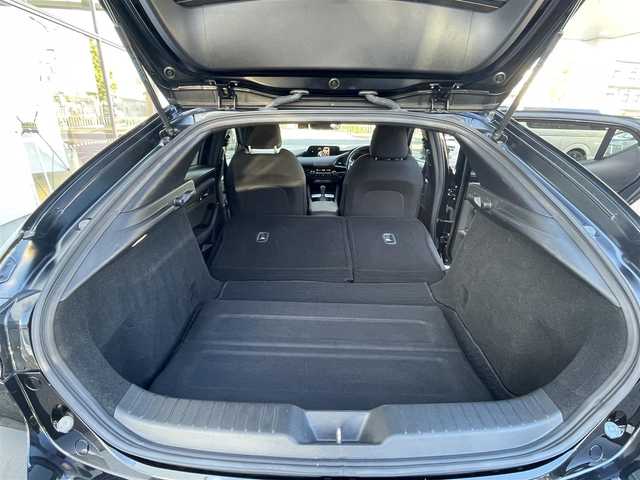 マツダ マツダ３ファストバック 20S プロアクティブ ツーリングS 愛知県 2021(令3)年 2.6万km ジェットブラックマイカ /禁煙車//ワンオーナー//純正ナビ//バックカメラ//フルセグTV・Bluetooth・CD・DVD//ETC//前後ドライブレコーダー【ZDR 025】//ファブリックシート//運転席パワーシート//シートヒーター//ハンドルヒーター//パドルシフト//ヘッドアップディスプレイ//LEDヘッドランプ//オートライト//オートハイビーム//電動格納式ウインカーミラー//クルーズコントロール//横滑り防止装置//スマートブレーキサポート(前進時・後進時)//前後側方接近車両検知//車線逸脱警報//ブラインドスポットモニタリング//レーンキープアシストシステム//前後ドライブレコーダー//トノカバー//イモビライザー//プッシュスタート//スペアキー//新車保証書//取扱説明書