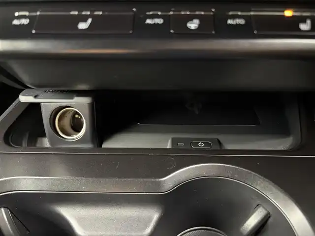 レクサス ＵＸ 250h バージョンC 愛知県 2021(令3)年 4.9万km ソニッククォーツ 純正12.3インチンナビ/アラウンドビューモニター/フルセグTV/レクサスセーフティシステム/クルーズコントロール/衝突被害軽減システム/ブラインドスポットモニター/横滑り防止装置/コーナーセンサー/レーンキープアシスト/オートライト/オートマチックハイビーム/LEDヘッドライト/LEDフォグランプ/パワーシート/シートヒーター/ステアリングヒーター/電動リアゲート/ヘッドアップディスプレイ/パドルシフト/前後ドライブレコーダー/ETC2.0/純正AW/純正フロアマット/プッシュスタート/スマートキー/スペアキー