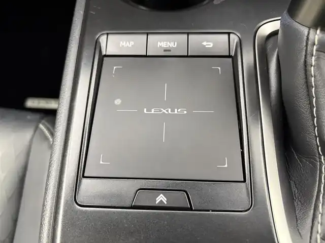 レクサス ＵＸ 250h バージョンC 愛知県 2021(令3)年 4.9万km ソニッククォーツ 純正12.3インチンナビ/アラウンドビューモニター/フルセグTV/レクサスセーフティシステム/クルーズコントロール/衝突被害軽減システム/ブラインドスポットモニター/横滑り防止装置/コーナーセンサー/レーンキープアシスト/オートライト/オートマチックハイビーム/LEDヘッドライト/LEDフォグランプ/パワーシート/シートヒーター/ステアリングヒーター/電動リアゲート/ヘッドアップディスプレイ/パドルシフト/前後ドライブレコーダー/ETC2.0/純正AW/純正フロアマット/プッシュスタート/スマートキー/スペアキー