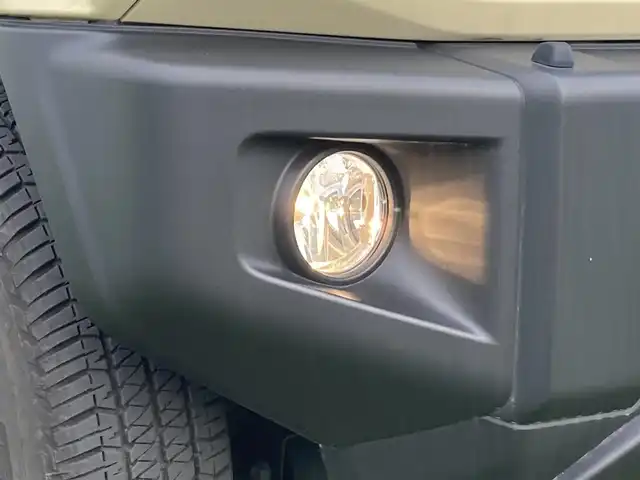 スズキ ジムニー XC 香川県 2021(令3)年 0.5万km シフォンアイボリーメタリックブラック2トーンルーフ 衝突被害軽減ブレーキ/レーンアシスト/社外SDナビ フルセグTV CD DVD BT/バックカメラ/ETC/スマートキー 2個/シートヒーター /LEDオートヘッドライト/フォグライト/電動格納ミラー/クルーズコントロール/ステアリングリモコン/16インチ アルミホイール/オートエアコン/ドラレコ/W サイド エアバッグ