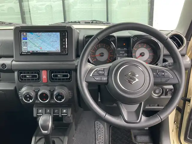 スズキ ジムニー XC 香川県 2021(令3)年 0.5万km シフォンアイボリーメタリックブラック2トーンルーフ 衝突被害軽減ブレーキ/レーンアシスト/社外SDナビ フルセグTV CD DVD BT/バックカメラ/ETC/スマートキー 2個/シートヒーター /LEDオートヘッドライト/フォグライト/電動格納ミラー/クルーズコントロール/ステアリングリモコン/16インチ アルミホイール/オートエアコン/ドラレコ/W サイド エアバッグ