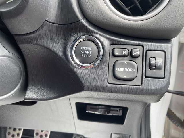 トヨタ ヴィッツ GRMNターボ 和歌山県 2013(平25)年 0.9万km スーパーホワイトⅡ 社外メモリナビ、CD/　（AVN133MW）/ウインカーミラー/GRMN専用バケットシート/GRMN専用BBS製17インチアルミホイール/LEDポジションランプ/スマートキー×２/ETC/Wエアバッグ/ABS/保証書/取扱説明書