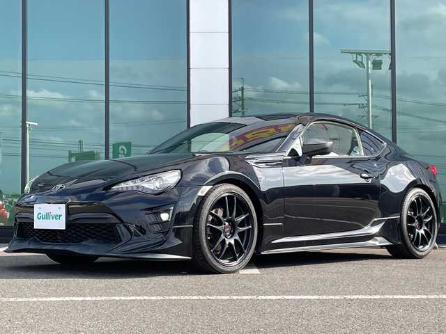 トヨタ ８６ GT 福岡県 2016(平28)年 6万km クリスタルブラックシリカ ・スマートキー/・プッシュスタート/・クルーズコントロール/・純正メモリナビ/　【DVD・Bluetooth・SD・MSV】/・フルセグTV/・ETC/・TRDエアロ/・TRD車高調/・Fタワーバー(TRD)/・Rタワーバー(CUSCO)/・TRD18インチアルミ/・LEDヘッドランプ/・フォグランプ/・純正マット/・保証書/取説