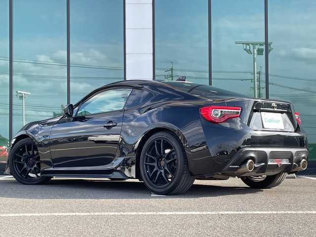 トヨタ ８６ GT 福岡県 2016(平28)年 6万km クリスタルブラックシリカ ・スマートキー/・プッシュスタート/・クルーズコントロール/・純正メモリナビ/　【DVD・Bluetooth・SD・MSV】/・フルセグTV/・ETC/・TRDエアロ/・TRD車高調/・Fタワーバー(TRD)/・Rタワーバー(CUSCO)/・TRD18インチアルミ/・LEDヘッドランプ/・フォグランプ/・純正マット/・保証書/取説