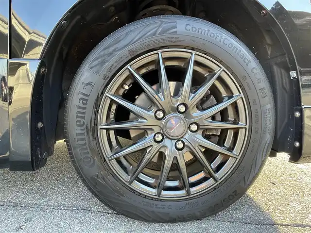 トヨタ ヴォクシー ZS 煌Z 岐阜県 2013(平25)年 7.3万km ブラック 4WD/両側パワースライドドア/フロントサイドエアロパーツ(モデリスタ)/ダブルオートエアコン/ウォークスルー/ナビ/【Bluetooth．CD.DVD.AM/FM】/GPS(ASSURA)/ETC/ドライブレコーダー/バックカメラ/ハーフレザーシート/純正フロアマット/センターデフロック/アルミホイール(VELVA)/スマートキー/保証書/取扱説明書/スペアキー