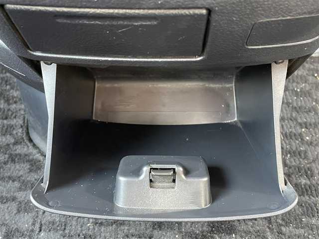 トヨタ ヴォクシー ZS 煌Z 岐阜県 2013(平25)年 7.3万km ブラック 4WD/両側パワースライドドア/モデリスタエアロ/ハーフレザーシート/純正ナビ/【Bluetooth．CD.DVD.AM/FM】/GPS(ASSURA)/ETC/ドライブレコーダー/バックカメラ/ハーフレザーシート/純正フロアマット/センターデフロック/スマートキー/保証書/取扱説明書/スペアキー