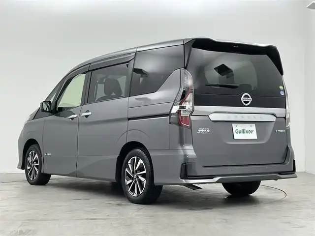 日産 セレナ e－パワー ハイウェイスター V 群馬県 2020(令2)年 2.6万km ダークメタルグレー エマージェンシーブレーキ　フリップダウンモニター　純正１０インチナビ　アラウンドビューモニター　両側パワースライドドア　車線逸脱防止装置　ＢＳＩ　クロストラフィックアラート　ＥＴＣ　前後ドラレコ