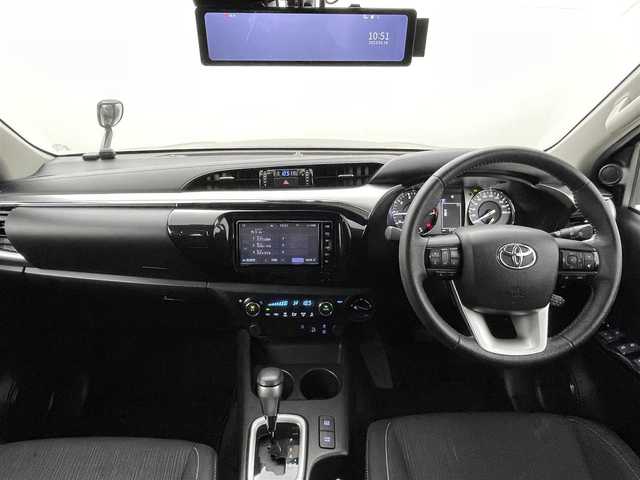 トヨタ ハイラックス Z 熊本県 2020(令2)年 2.2万km アティチュードブラックマイカ 純正ナビNSZT-W68T（ＣＤ・ＤＶＤ・フルセグ・ＢＴ）/バックカメラ　/社外ミラー型前後ドライブレコーダー　/ＥＴＣ　/前後クリアランスソナー　/ダウンヒルアシスト　/トヨタセーフティーセンス/・プリクラッシュセーフティ/・ロードサインアシスト/・レーンディパーチャーアラート/・アダブティブクルーズコントロール/・先行車発進お知らせ/横滑り防止/アイドリングストップ/純正フロアマット/純正１７インチAW/オートライト　/ＬＥＤヘッドライト/スマートキー/プッシュスタート/スペアキー1本/保証書/取扱説明書