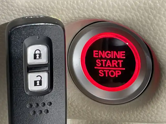 ホンダ Ｎ ＢＯＸ G 福岡県 2017(平29)年 5万km プレミアムホワイトパールⅡ 社外７型メモリーナビゲーション/フルセグテレビ/CD DVD BT/ベンチシート/スマートキー/プッシュスタートエンジン/スペアキー/LEDヘッドライト/純正フロアマット
