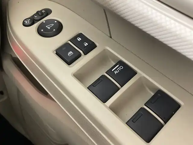 ホンダ Ｎ ＢＯＸ G 福岡県 2017(平29)年 5万km プレミアムホワイトパールⅡ 社外７型メモリーナビゲーション/フルセグテレビ/CD DVD BT/ベンチシート/スマートキー/プッシュスタートエンジン/スペアキー/LEDヘッドライト/純正フロアマット