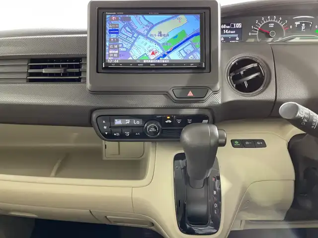 ホンダ Ｎ ＢＯＸ G 福岡県 2017(平29)年 5万km プレミアムホワイトパールⅡ 社外７型メモリーナビゲーション/フルセグテレビ/CD DVD BT/ベンチシート/スマートキー/プッシュスタートエンジン/スペアキー/LEDヘッドライト/純正フロアマット