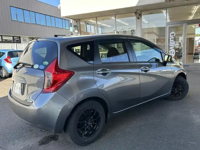 日産 ノート X DIG－S Vセレ +セーフ 宮城県 2014(平26)年 8万km ダークメタルグレー ・純正ナビ/(MM114D-W)/(フルセグTV/CD/iPod/AUX)/・バックカメラ/・アイドリングストップ/・電動格納ウィンカーミラー/・バイザー/・ETC/・ISOFIX/・フロアマット/・オートライト/・ライトレベライザー/・リアプライバシーガラス/・社外14インチアルミホイール/（G-Speed)/・Wエアバッグ/ABS/・横滑り防止装置/・レーンキープアシスト/・スマートキー/・プッシュスタート/・保証書/・取扱説明書