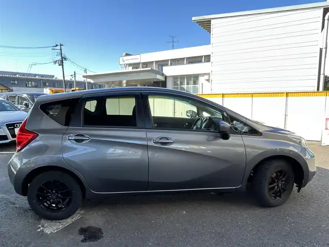 日産 ノート X DIG－S Vセレ +セーフ 宮城県 2014(平26)年 8万km ダークメタルグレー ・純正ナビ/(MM114D-W)/(フルセグTV/CD/iPod/AUX)/・バックカメラ/・アイドリングストップ/・電動格納ウィンカーミラー/・バイザー/・ETC/・ISOFIX/・フロアマット/・オートライト/・ライトレベライザー/・リアプライバシーガラス/・社外14インチアルミホイール/（G-Speed)/・Wエアバッグ/ABS/・横滑り防止装置/・レーンキープアシスト/・スマートキー/・プッシュスタート/・保証書/・取扱説明書