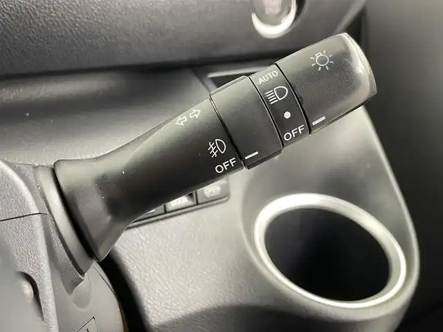 トヨタ シエンタ G 埼玉県 2016(平28)年 5.7万km ホワイトパールクリスタルシャイン 純正ナビ　NSZT-W64/(Bluetooth/CD/DVD/AM/FM)/地デジフルセグ/バックカメラ/ETC/両側パワースライドドア/アイドリングストップ/ステアリングリモコン/プッシュスタート/フロントフォグランプ/純正フロアマット/純正ドアバイザー/純正15インチアルミホイール/ダブルエアバッグ
