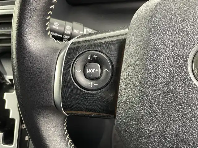 トヨタ シエンタ G 埼玉県 2016(平28)年 5.7万km ホワイトパールクリスタルシャイン 純正ナビ　NSZT-W64/(Bluetooth/CD/DVD/AM/FM)/地デジフルセグ/バックカメラ/ETC/両側パワースライドドア/アイドリングストップ/ステアリングリモコン/プッシュスタート/フロントフォグランプ/純正フロアマット/純正ドアバイザー/純正15インチアルミホイール/ダブルエアバッグ