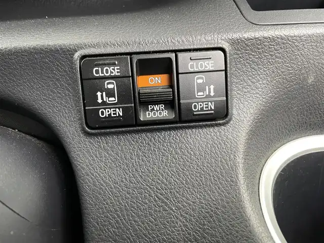 トヨタ シエンタ G 埼玉県 2016(平28)年 5.7万km ホワイトパールクリスタルシャイン 純正ナビ　NSZT-W64/(Bluetooth/CD/DVD/AM/FM)/地デジフルセグ/バックカメラ/ETC/両側パワースライドドア/アイドリングストップ/ステアリングリモコン/プッシュスタート/フロントフォグランプ/純正フロアマット/純正ドアバイザー/純正15インチアルミホイール/ダブルエアバッグ