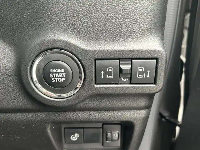 スズキ スペーシア カスタム HYBRID XS ターボ 愛媛県 2024(令6)年 2.3万km スチールシルバーメタリック/ブルーイッシュブラックパール 純正9インチHDナビ（Bluetooth/AppleCarPlay/AndroidAuto/フルセグ）/スズキセーフティサポート/全方位モニター/両側パワースライドドア/ステアリングヒーター/シートヒーター/レーダークルーズコントロール/パーキングアシスト/純正15インチアルミホイール/LEDヘッドライト/フォグランプ/レーンキープアシスト/パドルシフト/横滑り防止装置/スマートキー/プッシュスタート/ABS