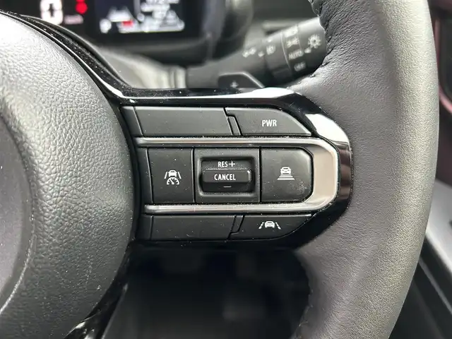 スズキ スペーシア カスタム HYBRID XS ターボ 愛媛県 2024(令6)年 2.3万km スチールシルバーメタリック/ブルーイッシュブラックパール 純正9インチHDナビ（Bluetooth/AppleCarPlay/AndroidAuto/フルセグ）/スズキセーフティサポート/全方位モニター/両側パワースライドドア/ステアリングヒーター/シートヒーター/レーダークルーズコントロール/パーキングアシスト/純正15インチアルミホイール/LEDヘッドライト/フォグランプ/レーンキープアシスト/パドルシフト/横滑り防止装置/スマートキー/プッシュスタート/ABS