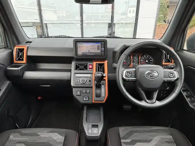 ダイハツ タフト G ターボ 宮城県 2021(令3)年 5.5万km レイクブルーメタリック 登録時走行距離54286km/ワンオーナー/純正ナビ/フルセグTV/CD/DVD/Bluetooth/ガラスルーフ/ルーフレール/バックカメラ/プッシュスタート/スマートキー/ACC/衝突軽減ブレーキ/アイドリングストップ/横滑り防止装置/ステアリングリモコン/オートライト/フォグランプ/コーナーセンサー/ETC/シートヒーター/LED