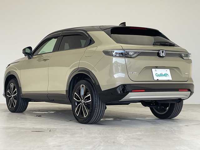 ホンダ ヴェゼル ハイブリッド e:HEV PLaY 愛知県 2021(令3)年 5.7万km サンドカーキパール ホンダセンシング/純正9型ディズプレイオーディオナビ/ガラスルーフ/ハーフレザー/レーダークルーズコントロール/シートヒーター/フルセグ/Bluetooth/バックカメラ/電動リアゲート/コーナーセンサー/純正アルミホイール/ETC2.0/ブラインドスポットモニター/LEDヘッドライト/パドルシフト/レーンキープアシスト/ダウンヒルアシストコントロール/オートマチックハイビーム/ワイヤレス充電器/ドライブレコーダー/ステアリングスイッチ/スマートキー/プッシュスタート