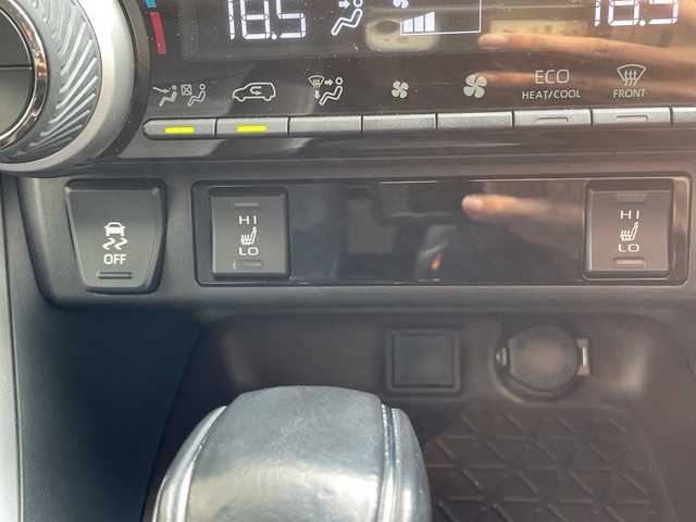 トヨタ ＲＡＶ４ G Zパッケージ 愛知県 2019(令1)年 5.4万km ホワイトパールクリスタルシャイン トヨタセーフティセンス/9型ナビ/レーダークルーズコントロール/バックカメラ/電動リアゲート/パワーシート/コーナーセンサー/純正アルミホイール/ＥＴＣ/ブラインドスポットモニター/LEDヘッドライト/ステアリングヒーター/インテリジェントミラー/レーンキープアシスト/ダウンヒルアシストコントロール/ドライブレコーダー/衝突軽減システム/フルセグ/CD DVD/Bluetooth/ステアリングスイッチ/スマートキー/プッシュスタート