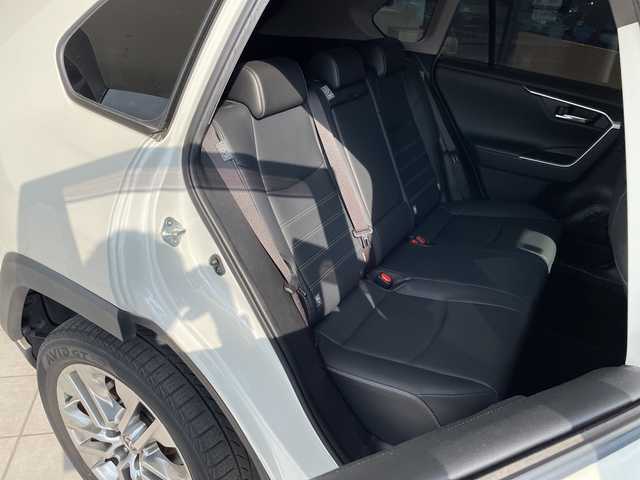 トヨタ ＲＡＶ４ G Zパッケージ 愛知県 2019(令1)年 5.4万km ホワイトパールクリスタルシャイン トヨタセーフティセンス/9型ナビ/レーダークルーズコントロール/バックカメラ/電動リアゲート/パワーシート/コーナーセンサー/純正アルミホイール/ＥＴＣ/ブラインドスポットモニター/LEDヘッドライト/ステアリングヒーター/インテリジェントミラー/レーンキープアシスト/ダウンヒルアシストコントロール/ドライブレコーダー/衝突軽減システム/フルセグ/CD DVD/Bluetooth/ステアリングスイッチ/スマートキー/プッシュスタート