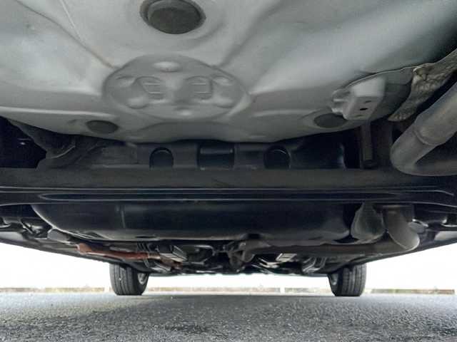 トヨタ アクア S 岩手県 2013(平25)年 10.3万km グレーメタリック 純正ナビ　バックカメラ　Ｂｌｕｅｔｏｏｔｈ　ＣＤ／ＤＶＤ再生　フルセグ　ＥＴＣ　フロントフォグランプ　オートライト　１５インチＡＷ　純正フロアマット　スマートキー　ステアリングスイッチ　ｉストップ