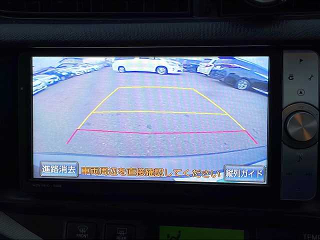 トヨタ アクア S 岩手県 2013(平25)年 10.3万km グレーメタリック 純正ナビ　バックカメラ　Ｂｌｕｅｔｏｏｔｈ　ＣＤ／ＤＶＤ再生　フルセグ　ＥＴＣ　フロントフォグランプ　オートライト　１５インチＡＷ　純正フロアマット　スマートキー　ステアリングスイッチ　ｉストップ