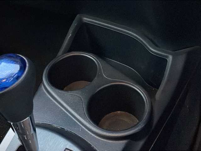 トヨタ アクア S 岩手県 2013(平25)年 10.3万km グレーメタリック 純正ナビ　バックカメラ　Ｂｌｕｅｔｏｏｔｈ　ＣＤ／ＤＶＤ再生　フルセグ　ＥＴＣ　フロントフォグランプ　オートライト　１５インチＡＷ　純正フロアマット　スマートキー　ステアリングスイッチ　ｉストップ