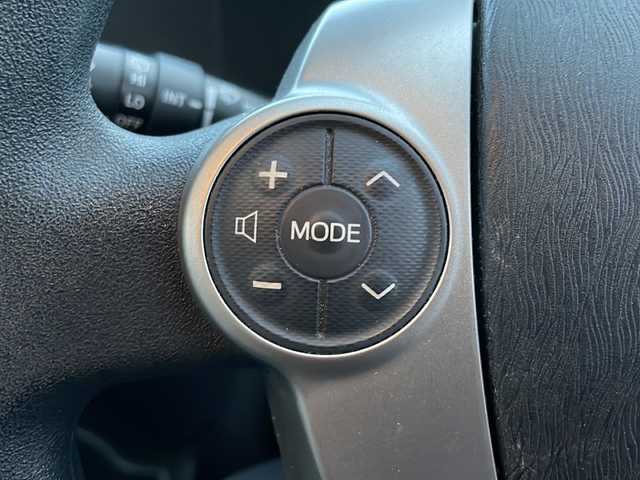 トヨタ アクア S 岩手県 2013(平25)年 10.3万km グレーメタリック 純正ナビ　バックカメラ　Ｂｌｕｅｔｏｏｔｈ　ＣＤ／ＤＶＤ再生　フルセグ　ＥＴＣ　フロントフォグランプ　オートライト　１５インチＡＷ　純正フロアマット　スマートキー　ステアリングスイッチ　ｉストップ