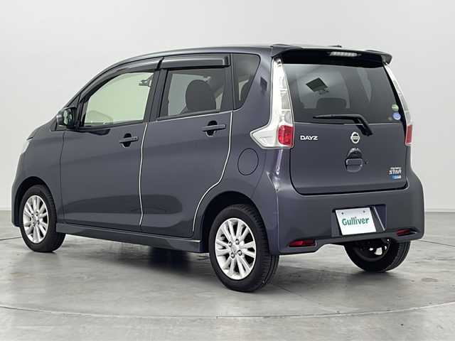 日産 デイズ ハイウェイスター Vセレ +Safty 群馬県 2014(平26)年 1.7万km プレミアムパープルP 純正ナビ　全周囲カメラ　アイドリングストップ　ＥＴＣ　キセノンヘッドライト　フォグランプ　スマートキー　プッシュスタートボタン　革巻きステアリング　純正ドライブレコーダー　横滑り防止装置　禁煙車