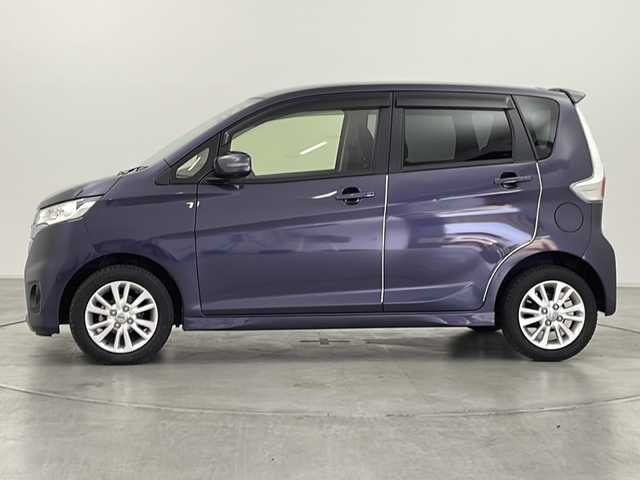 日産 デイズ ハイウェイスター Vセレ +Safty 群馬県 2014(平26)年 1.7万km プレミアムパープルP 純正ナビ　全周囲カメラ　アイドリングストップ　ＥＴＣ　キセノンヘッドライト　フォグランプ　スマートキー　プッシュスタートボタン　革巻きステアリング　純正ドライブレコーダー　横滑り防止装置　禁煙車