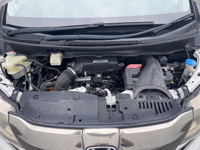 ホンダ ステップワゴン スパーダ クールスピリット 滋賀県 2015(平27)年 9.5万km ホワイトオーキッドパール 純正SDナビ/・フルセグTV/・Bluetooth/・CD/・DVD/・バックカメラ/後席モニター/前後ドラレコ/ETC/ハーフレザー/シートヒーター/革巻きステアリング/パドルシフト/ホンダセンシング/アダプティブ・クルーズ・コントロール/横滑り防止装置/車線維持支援システム/衝突軽減ブレーキ/誤発進抑制機能/歩行者事故低減ステアリング/路外逸脱抑制機能/先行車発進お知らせ機能/標識認識機能/盗難防止装置/アイドリングストップ/LEDヘッドライト/オートライトコントロール/フォグランプ/電格ウィンカーミラー/ドアバイザー/スマートキー/プッシュスタート