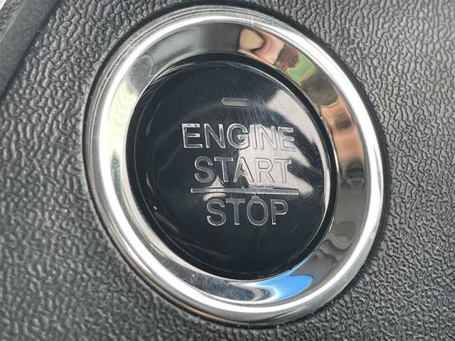 ホンダ ステップワゴン スパーダ クールスピリット 滋賀県 2015(平27)年 9.5万km ホワイトオーキッドパール 純正SDナビ/・フルセグTV/・Bluetooth/・CD/・DVD/・バックカメラ/後席モニター/前後ドラレコ/ETC/ハーフレザー/シートヒーター/革巻きステアリング/パドルシフト/ホンダセンシング/アダプティブ・クルーズ・コントロール/横滑り防止装置/車線維持支援システム/衝突軽減ブレーキ/誤発進抑制機能/歩行者事故低減ステアリング/路外逸脱抑制機能/先行車発進お知らせ機能/標識認識機能/盗難防止装置/アイドリングストップ/LEDヘッドライト/オートライトコントロール/フォグランプ/電格ウィンカーミラー/ドアバイザー/スマートキー/プッシュスタート